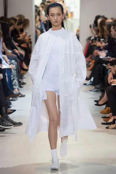 Look 9